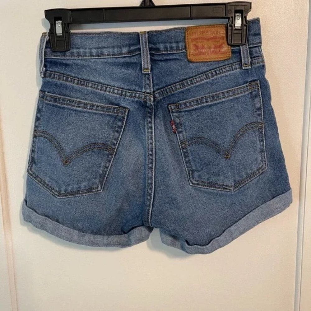 Levi's 501 Medium Wash Denim Shorts - Picture 9 of 15